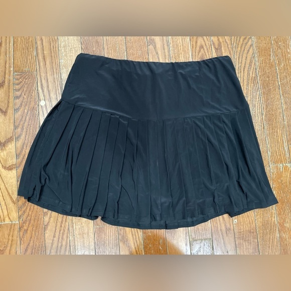 SWANK Dresses & Skirts - SWANK Elegant Black Pleated Mini Skirt